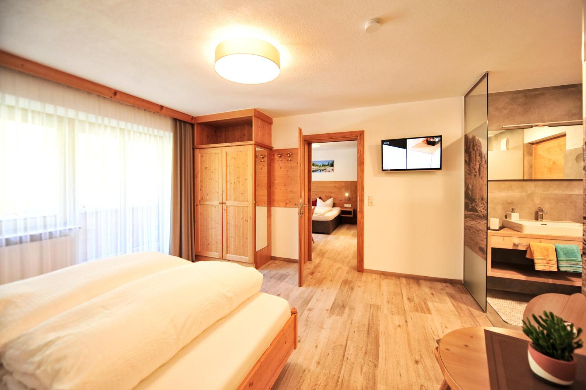 Baeckerei Schranz Bed & Breakfast Sankt Leonhard im Pitztal Luaran gambar