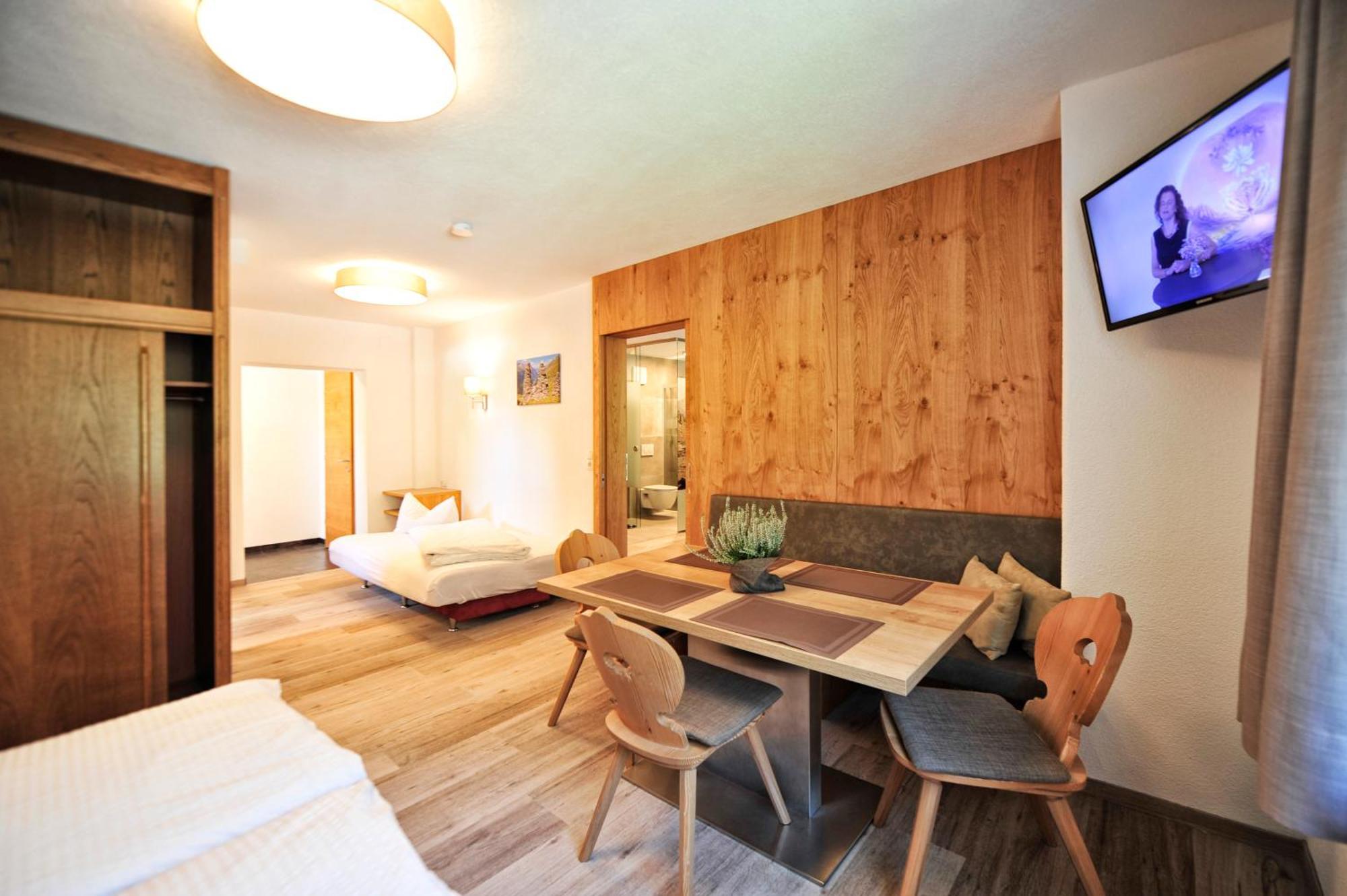 Baeckerei Schranz Bed & Breakfast Sankt Leonhard im Pitztal Luaran gambar
